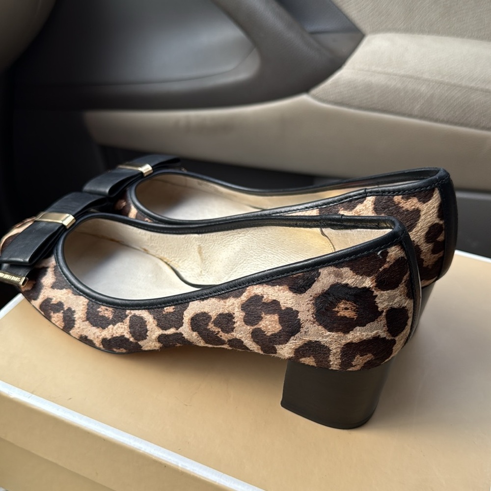 Michael Kors Kiera Mid Pump Leopard Haircalf Pumps - Picture 4 of 15